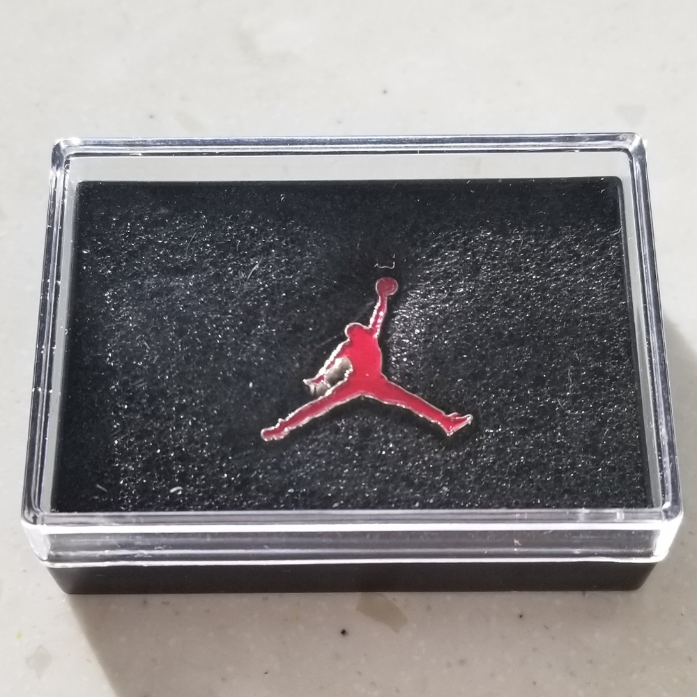 Jordan Jumpman Emblem Pins new